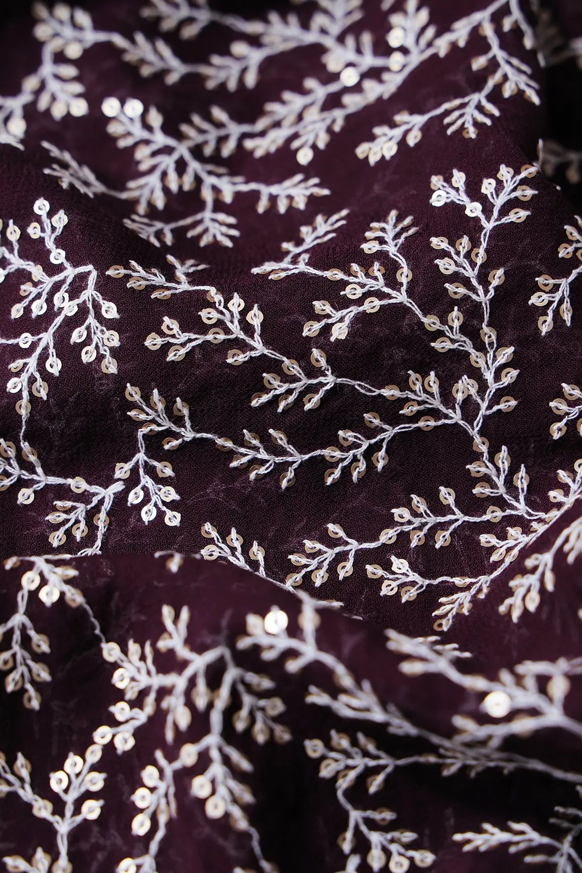 1.75 Meter Cut Piece Of White Thread With Gold Sequins Leafy Embroidery On Wine Georgette Fabric - doeraa