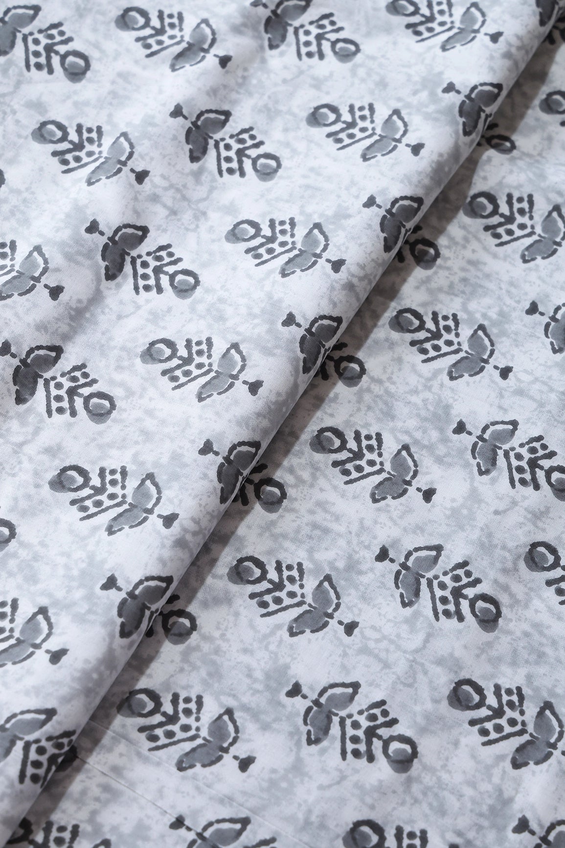 Grey And White Pure Cotton Unstitched Suit Set (2 Piece) - doeraa
