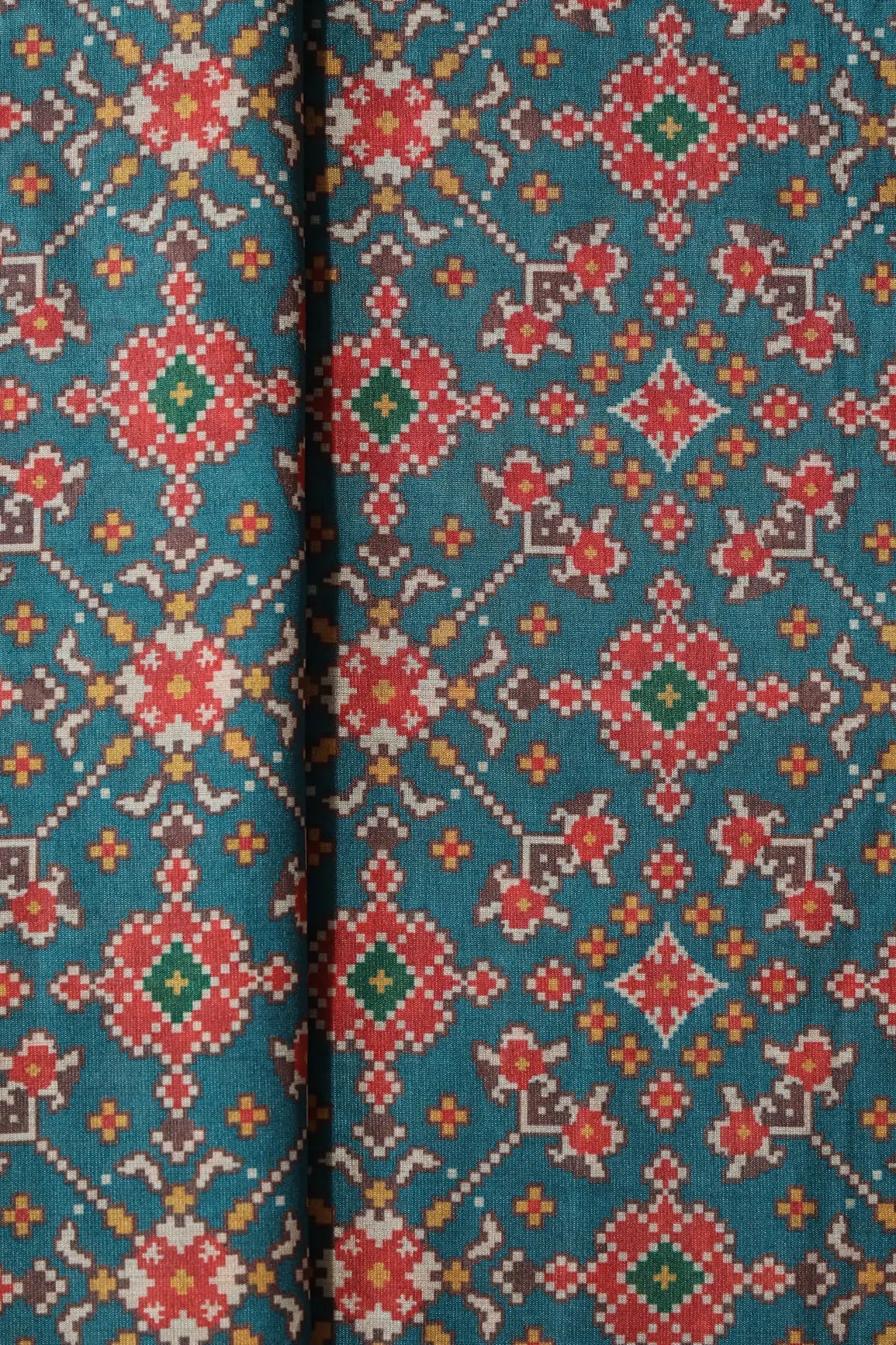 Red And Rama Patola Pattern Digital Print On Mulberry Silk Fabric - doeraa