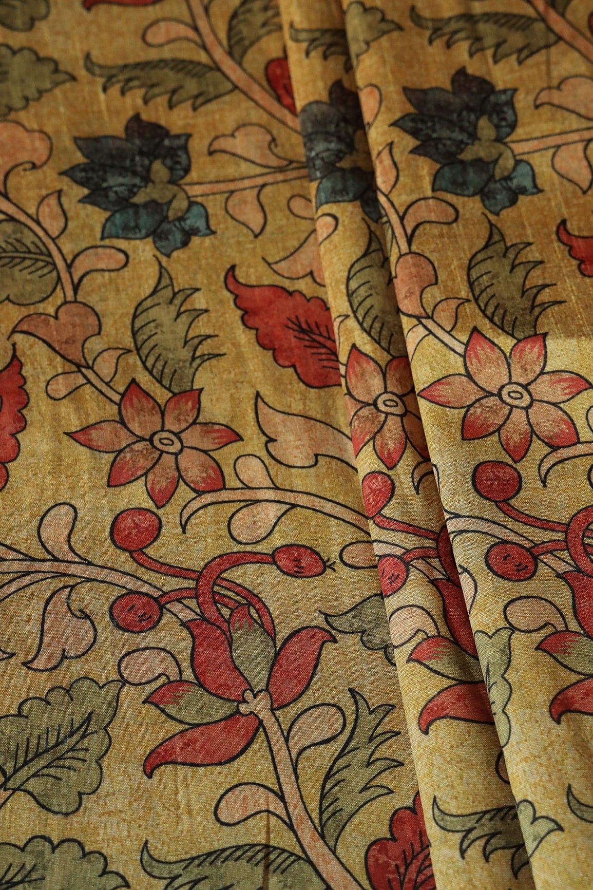 Yellow Floral Pattern Digital Print On Mulberry Silk Fabric - doeraa
